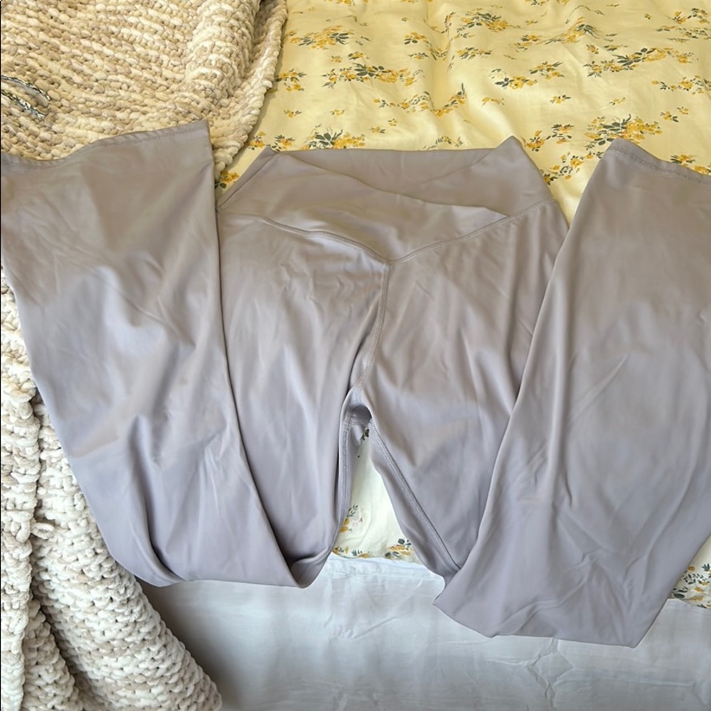 Crossover waist yoga pants